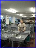 I can help you to sell your print finishing machines in Hungary!